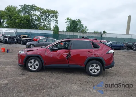2021 Toyota Rav4 Xle из США, поврежденный, VIN JTMP1RFV4MD070361